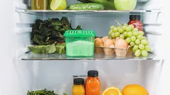 O mau cheiro desaparecerá do frigorífico num instante: um truque caseiro simples para manter a frescura