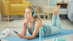 Ginástica para preguiçosos. Como fortalecer os músculos sem que ninguém repare, sentado no escritório ou no autocarro