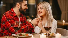 8 sinais secretos: como perceber que alguém gosta de si