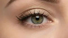 Como realçar os olhos sem linhas visíveis: guia sobre a técnica Interlash Eyeliner. Uma maquilhagem perfeita para todos os dias em apenas 3 minutos!