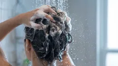  Como lavar o cabelo para que fique limpo até 7 dias: dicas úteis de especialistas