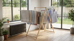  Onde e como secar a roupa no apartamento: dicas para quem não tem máquina de secar roupa