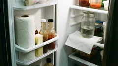 É por isso que guardar toalhas de papel no frigorífico é um truque que vai facilitar a sua vida.