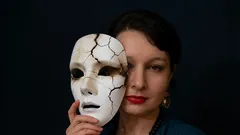 Como desmascarar alguém: 7 técnicas que revelam quem essa pessoa realmente é