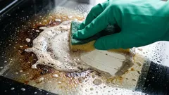 O vidro do forno brilha como um espelho: este método caseiro dá conta até das manchas mais difíceis