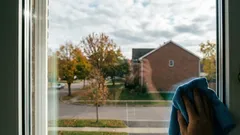  As janelas ficam mais limpas do que depois da limpeza! Uma amiga minha que trabalha como empregada doméstica revelou-me alguns truques simples.