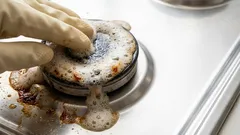 Como tirar a gordura entranhada das bocas do fogão sem produtos caros nem cheiros agressivos